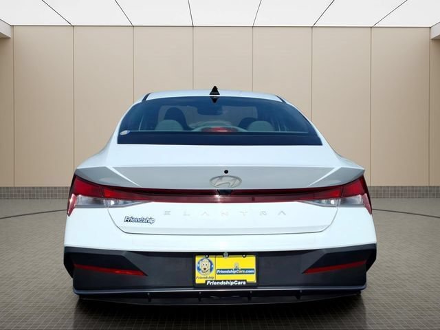Used 2025 Hyundai Elantra SE FWD image 10