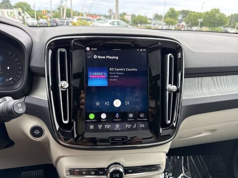 Certified 2024 Volvo XC40 B5 Plus w/ Climate Package AWD/4WD image 15