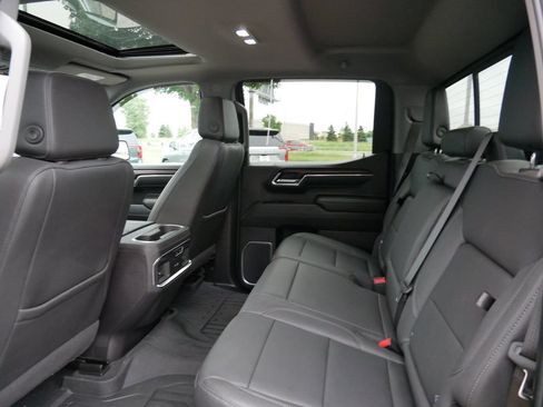 Used 2024 GMC Sierra 1500 SLT w/ SLT Premium Plus Package AWD/4WD image 10