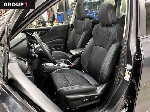 Used 2024 Subaru Forester Premium image 8