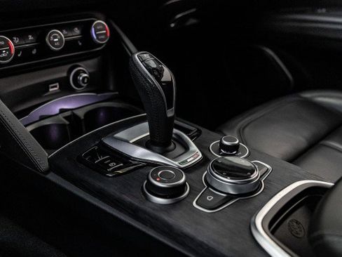 Used 2021 Alfa Romeo Stelvio Sprint w/ Nero Edizione image 16