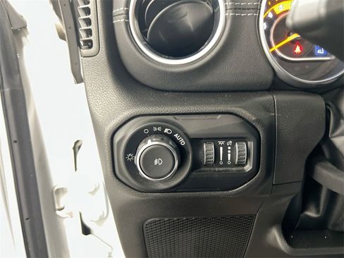 Used 2022 Jeep Wrangler Unlimited Sahara w/ Cold Weather Group image 18