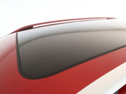 Used 2022 Volkswagen Taos SE w/ Panoramic Sunroof Package image 8