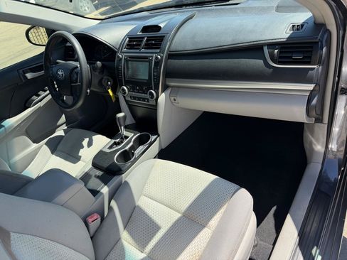 Used 2014 Toyota Camry LE FWD image 18