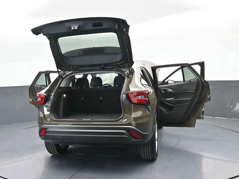 Used 2024 Chevrolet Trax LS w/ LS Convenience Package image 69