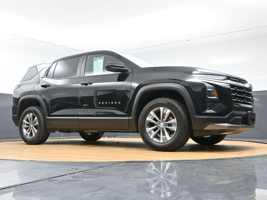 Used 2025 Chevrolet Equinox LT AWD/4WD image 40