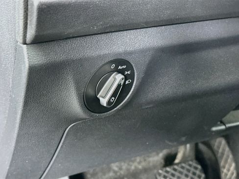 Used 2024 Volkswagen Jetta SE FWD image 17