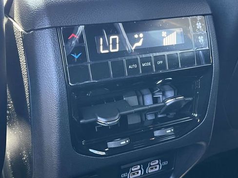 New 2025 Jeep Grand Cherokee L Altitude image 18