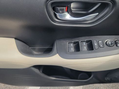 Certified 2023 Honda HR-V LX image 18