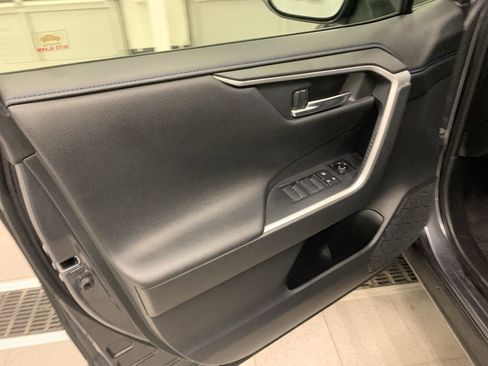 Used 2021 Toyota RAV4 XSE w/ XSE Grade Weather Package image 4