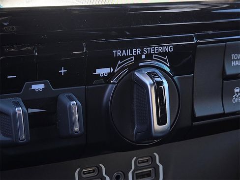 Used 2023 RAM 1500 Laramie image 16