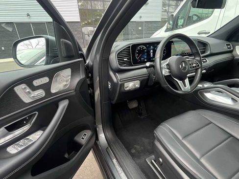 Used 2022 Mercedes-Benz GLS 450 4MATIC image 16