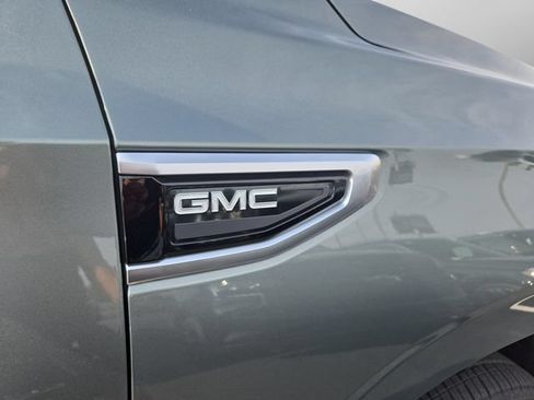Used 2024 GMC Yukon XL Denali AWD/4WD image 42