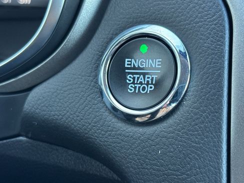 Used 2020 Ford Fusion SE image 33