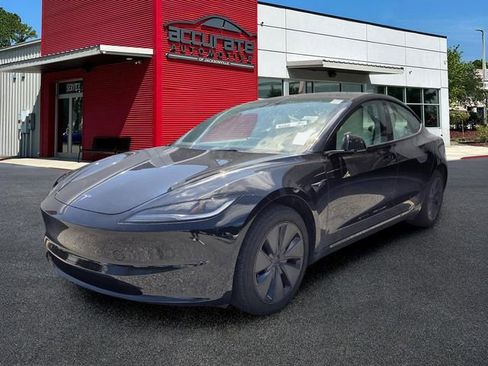 Used 2025 Tesla Model 3 Long Range RWD image 1