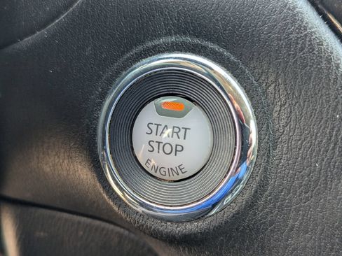 Used 2019 Nissan Pathfinder S FWD image 17