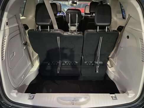 Used 2023 Chrysler Pacifica Touring-L image 47