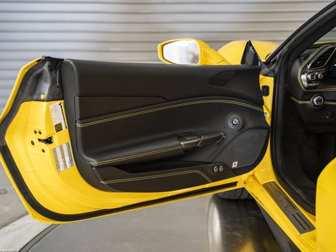 Used 2018 Ferrari 488 Spider RWD image 29