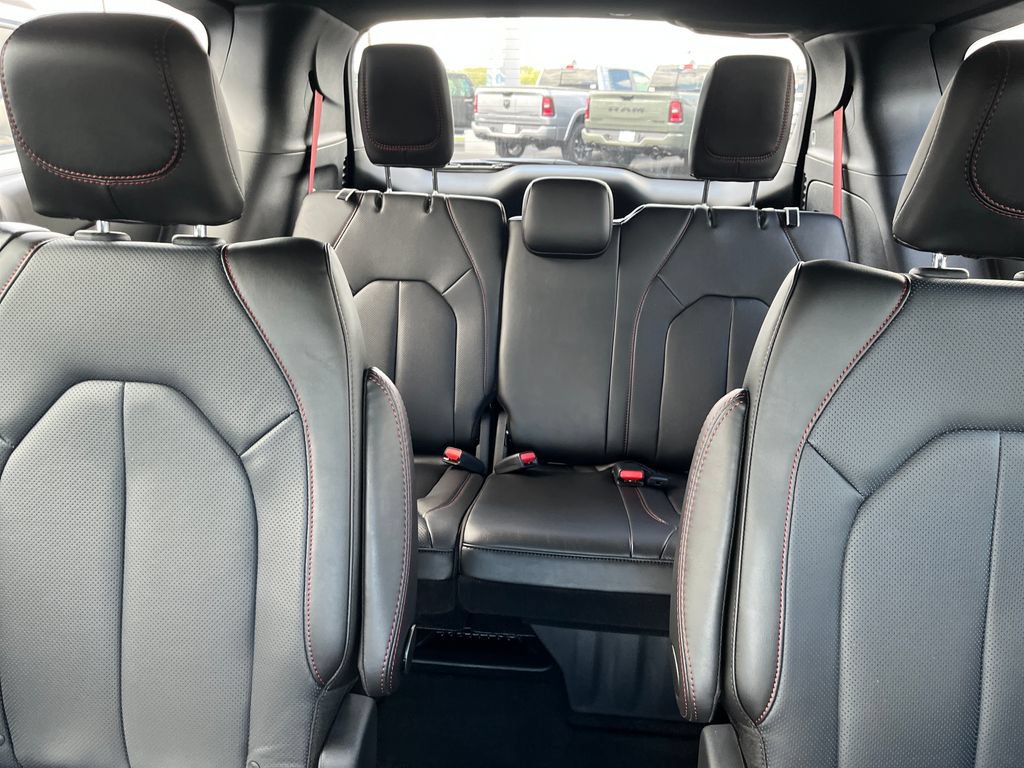 New 2027 Chrysler Pacifica Select FWD image 21