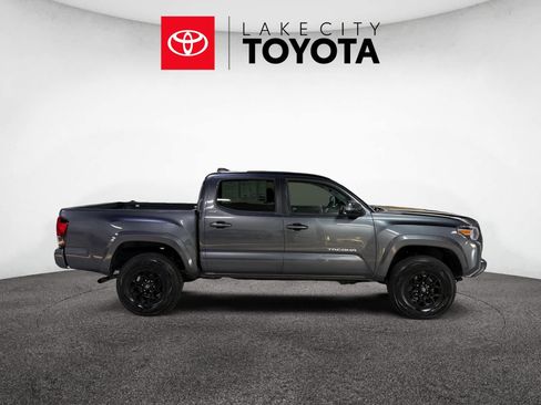 Used 2022 Toyota Tacoma SR5 image 10
