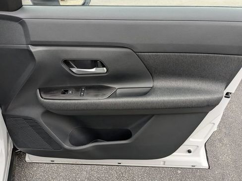 New 2026 Nissan Kicks SV w/ SV Premium Package FWD image 30