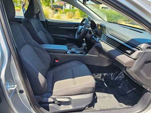 Used 2025 Toyota Camry LE FWD image 29