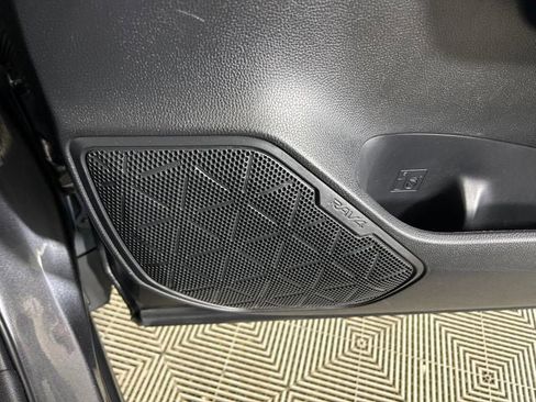 Used 2021 Toyota RAV4 XLE AWD/4WD image 30