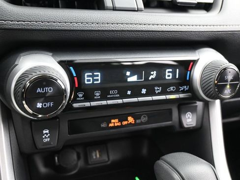 Used 2025 Toyota RAV4 XLE w/ Convenience Package FWD image 20