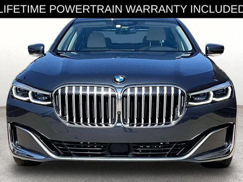 Used 2020 BMW 740i w/ Premium Package RWD image 4