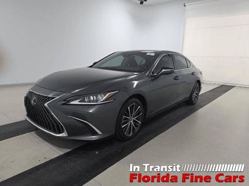 Used 2022 Lexus ES 350 w/ Premium Package FWD image 2