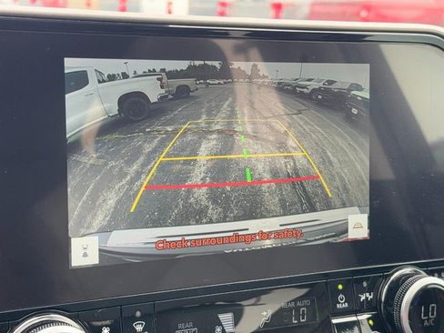 Used 2023 Toyota Highlander Limited AWD/4WD image 23