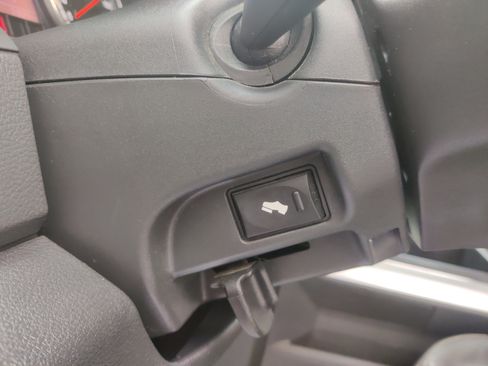 Used 2011 RAM 2500 Laramie w/ Cold Weather Group image 34