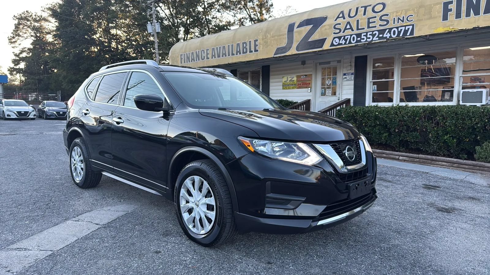 Used 2017 Nissan Rogue S w/ Appearance Package AWD/4WD image 1