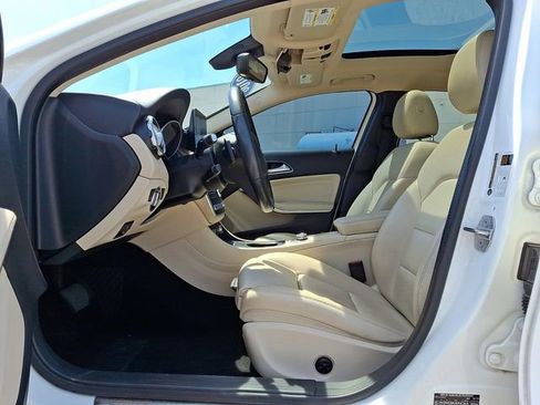 Used 2018 Mercedes-Benz GLA 250 4MATIC image 15