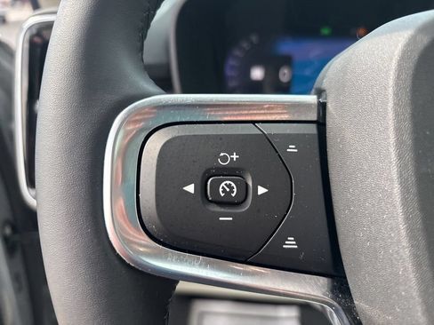 Certified 2024 Volvo XC40 B5 Plus w/ Climate Package AWD/4WD image 25