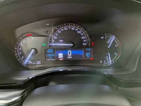 Used 2017 Cadillac XT5 Luxury w/ Driver Awareness Package FWD image 4