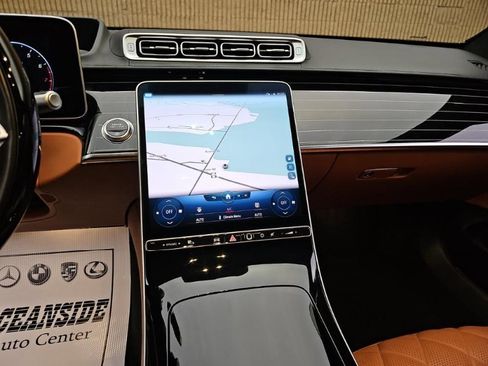 Used 2022 Mercedes-Benz S 580 4MATIC Sedan w/ AMG Line Package image 7