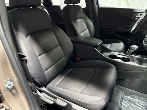 Used 2023 Chevrolet Malibu LT w/ Driver Confidence Package FWD image 9