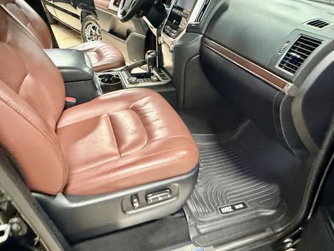 Used 2019 Toyota Land Cruiser AWD/4WD image 22
