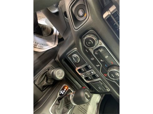 Used 2025 Jeep Wrangler Sport S image 28