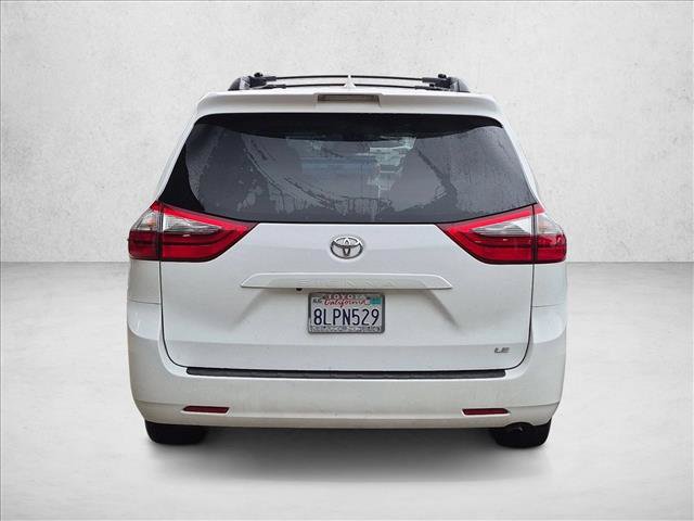 Used 2020 Toyota Sienna LE w/ Carpet Mat Package FWD image 6