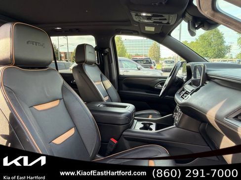 Used 2024 GMC Yukon AT4 w/ Technology Package AWD/4WD image 11