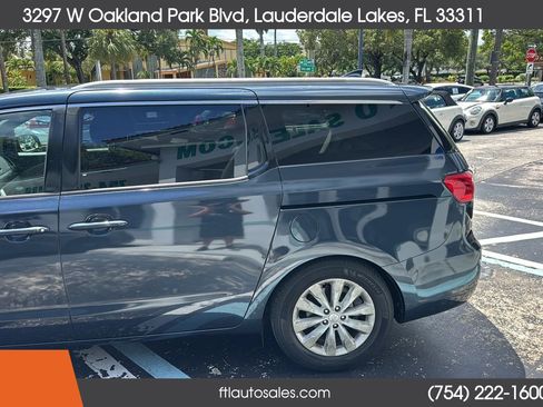 Used 2015 Kia Sedona EX FWD image 16