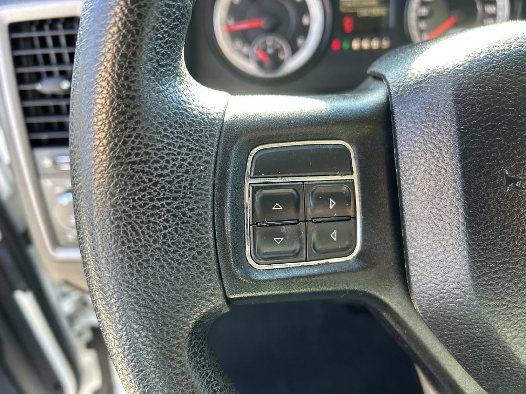 Used 2015 RAM 1500 Express RWD image 43