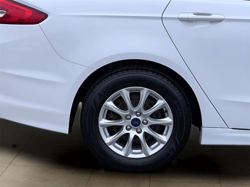 Used 2017 Ford Fusion S image 38