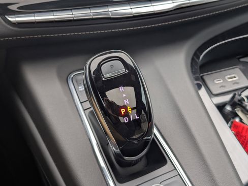 Used 2024 Cadillac Escalade ESV Sport w/ LPO, ONYX Package image 34