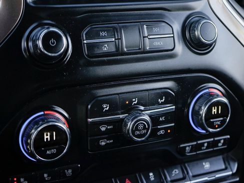 Used 2019 Chevrolet Silverado 1500 High Country image 32