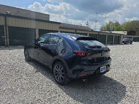 Used 2023 MAZDA MAZDA3 s FWD image 3