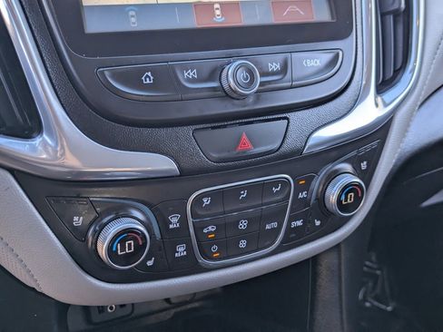 Used 2018 Chevrolet Equinox Premier image 25