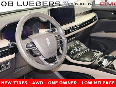 Used 2022 Lincoln Nautilus Reserve image 10